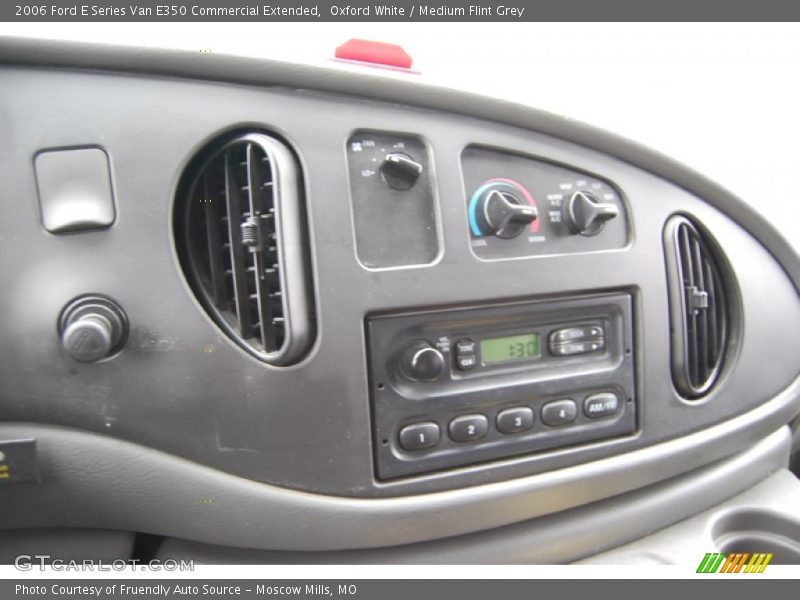 Oxford White / Medium Flint Grey 2006 Ford E Series Van E350 Commercial Extended