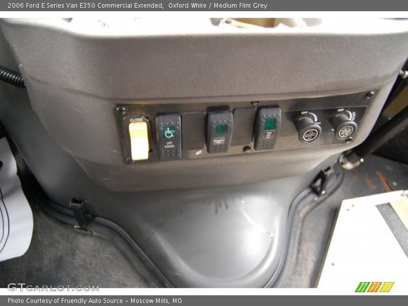 Oxford White / Medium Flint Grey 2006 Ford E Series Van E350 Commercial Extended