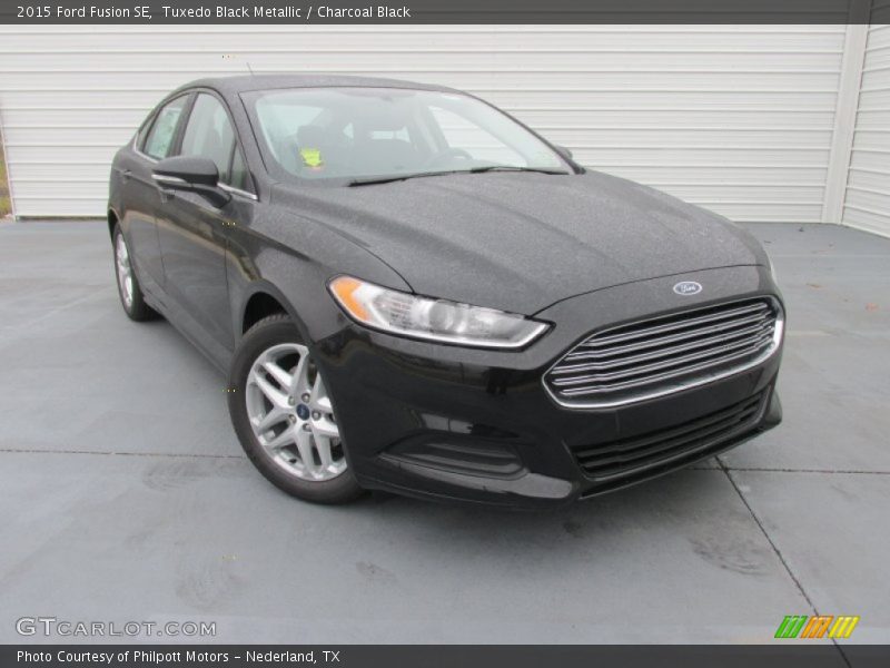 Tuxedo Black Metallic / Charcoal Black 2015 Ford Fusion SE