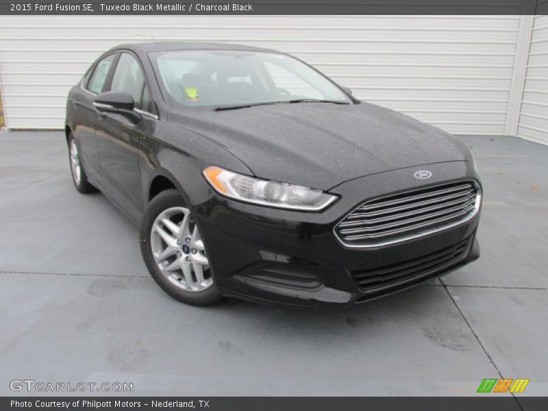 Tuxedo Black Metallic / Charcoal Black 2015 Ford Fusion SE