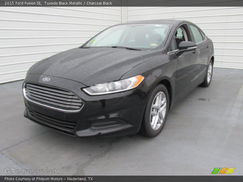 Tuxedo Black Metallic / Charcoal Black 2015 Ford Fusion SE