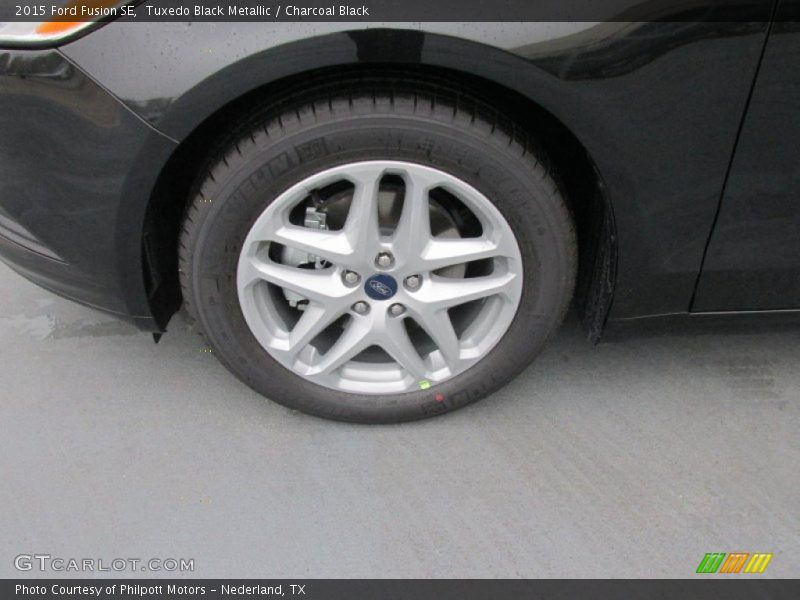 Tuxedo Black Metallic / Charcoal Black 2015 Ford Fusion SE