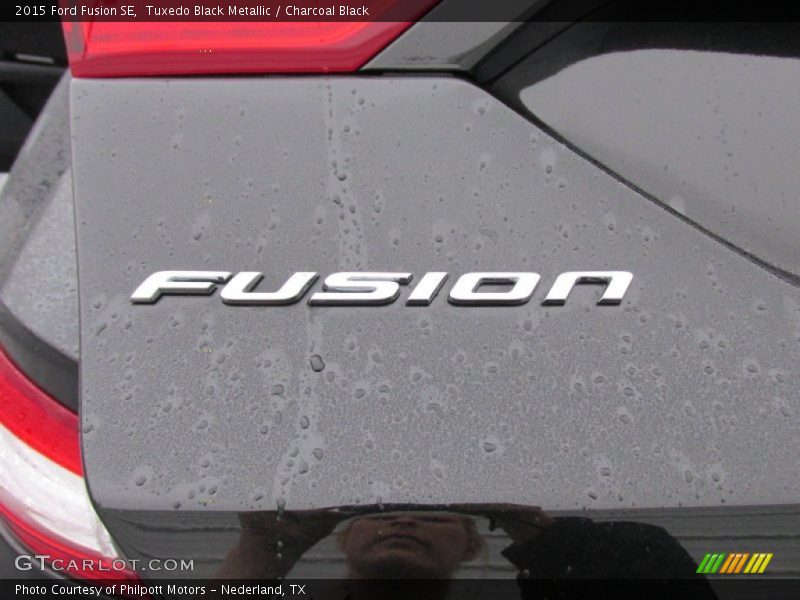 Tuxedo Black Metallic / Charcoal Black 2015 Ford Fusion SE