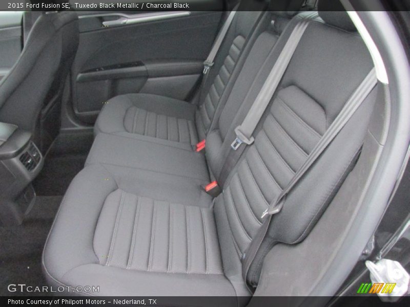 Tuxedo Black Metallic / Charcoal Black 2015 Ford Fusion SE