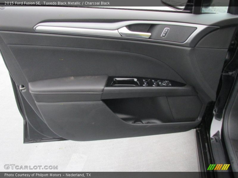 Tuxedo Black Metallic / Charcoal Black 2015 Ford Fusion SE