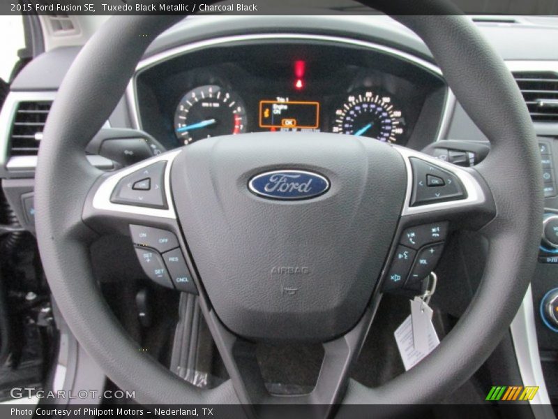 Tuxedo Black Metallic / Charcoal Black 2015 Ford Fusion SE