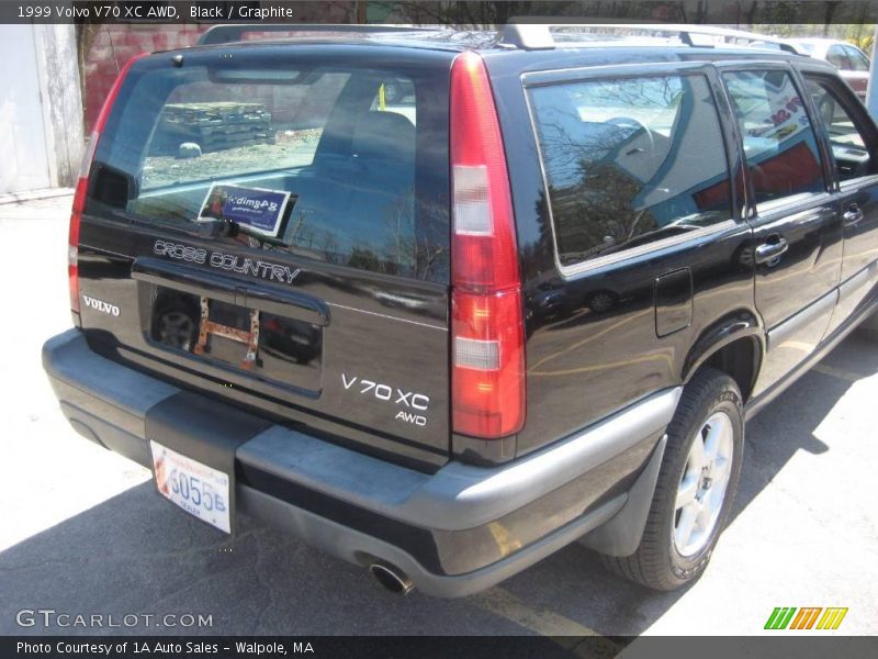 Black / Graphite 1999 Volvo V70 XC AWD