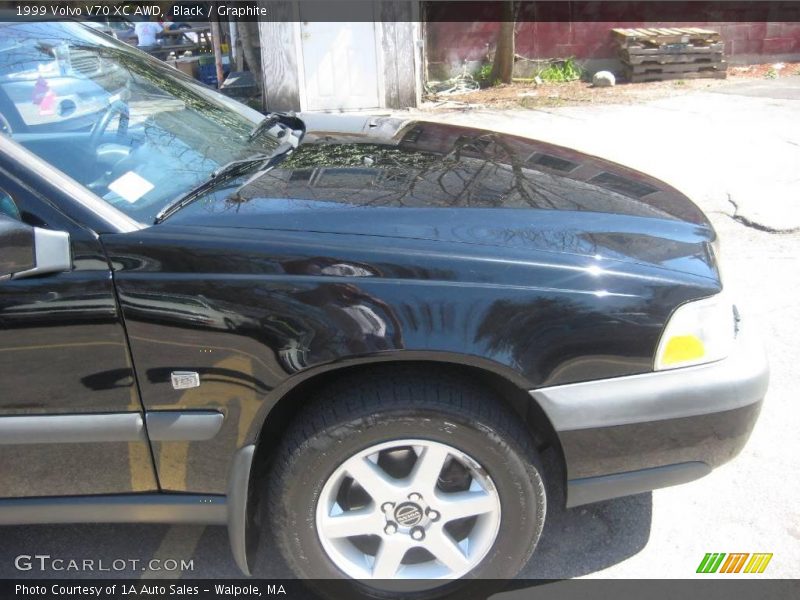 Black / Graphite 1999 Volvo V70 XC AWD