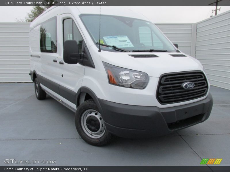 Front 3/4 View of 2015 Transit Van 250 MR Long