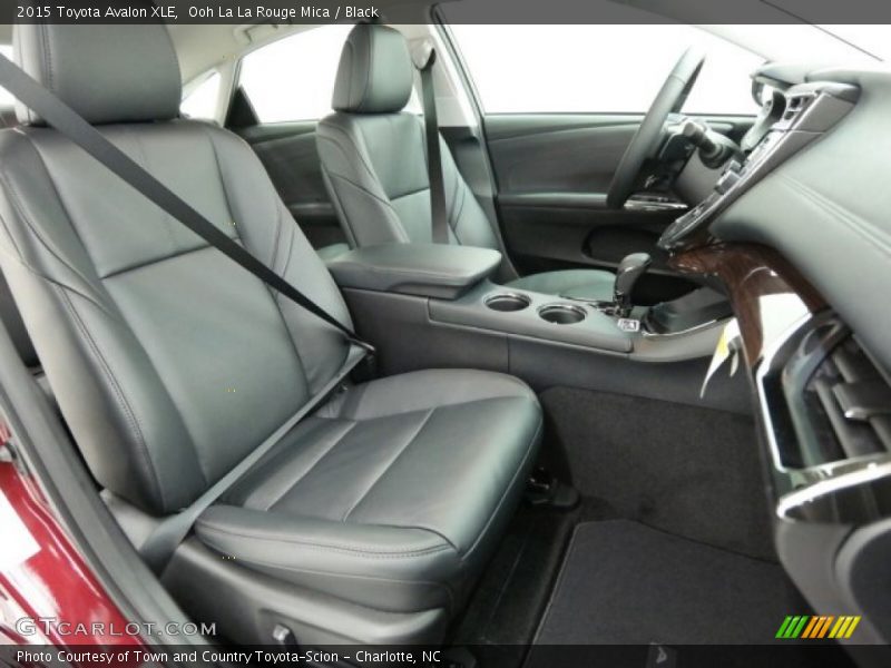 Front Seat of 2015 Avalon XLE