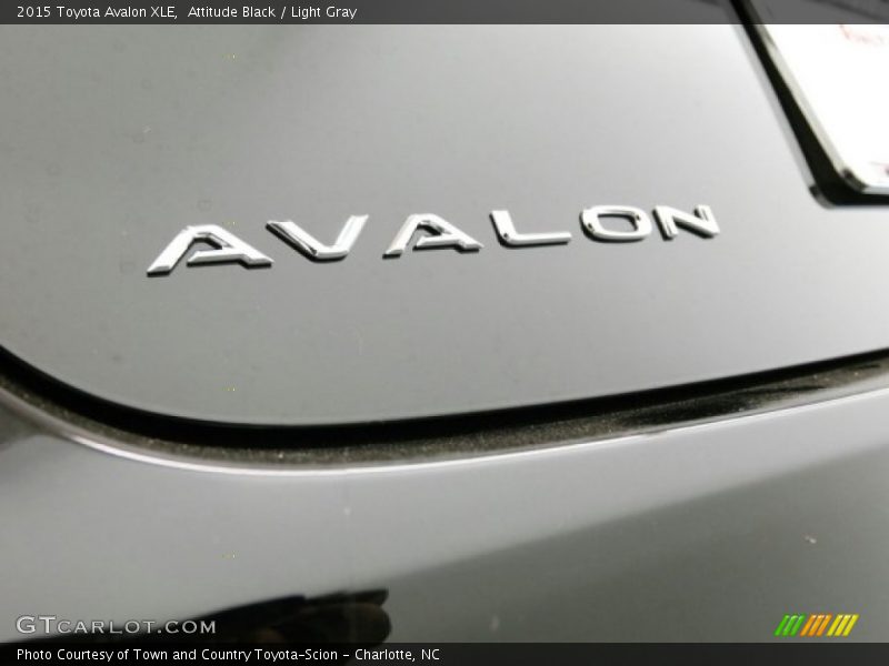 Attitude Black / Light Gray 2015 Toyota Avalon XLE