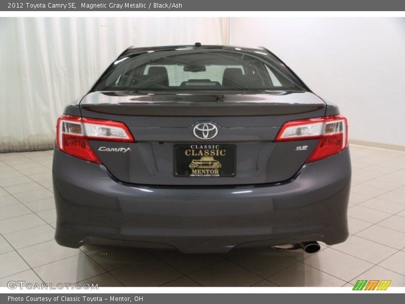 Magnetic Gray Metallic / Black/Ash 2012 Toyota Camry SE