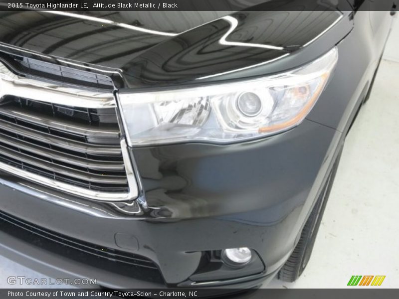 Attitude Black Metallic / Black 2015 Toyota Highlander LE