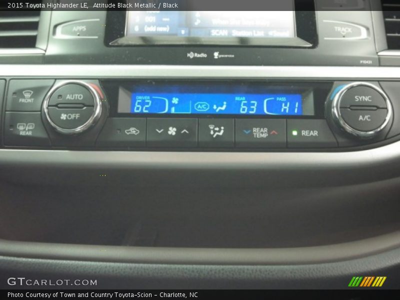 Attitude Black Metallic / Black 2015 Toyota Highlander LE