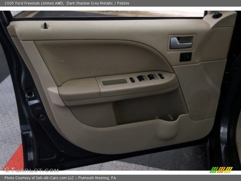 Dark Shadow Grey Metallic / Pebble 2005 Ford Freestyle Limited AWD