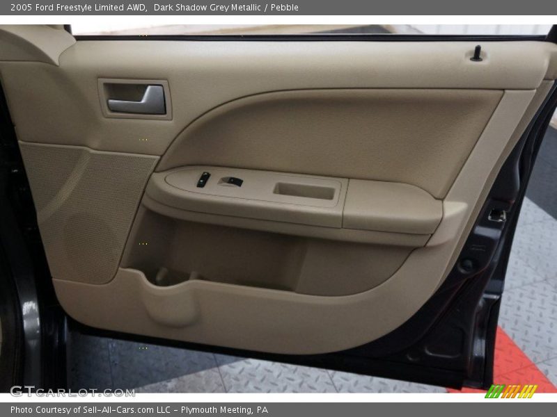 Dark Shadow Grey Metallic / Pebble 2005 Ford Freestyle Limited AWD