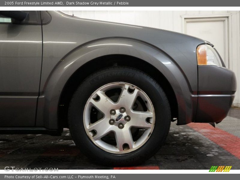 Dark Shadow Grey Metallic / Pebble 2005 Ford Freestyle Limited AWD
