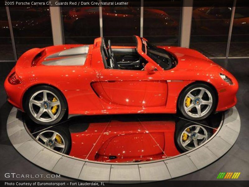 Guards Red / Dark Grey Natural Leather 2005 Porsche Carrera GT
