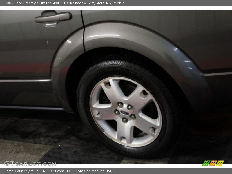 Dark Shadow Grey Metallic / Pebble 2005 Ford Freestyle Limited AWD