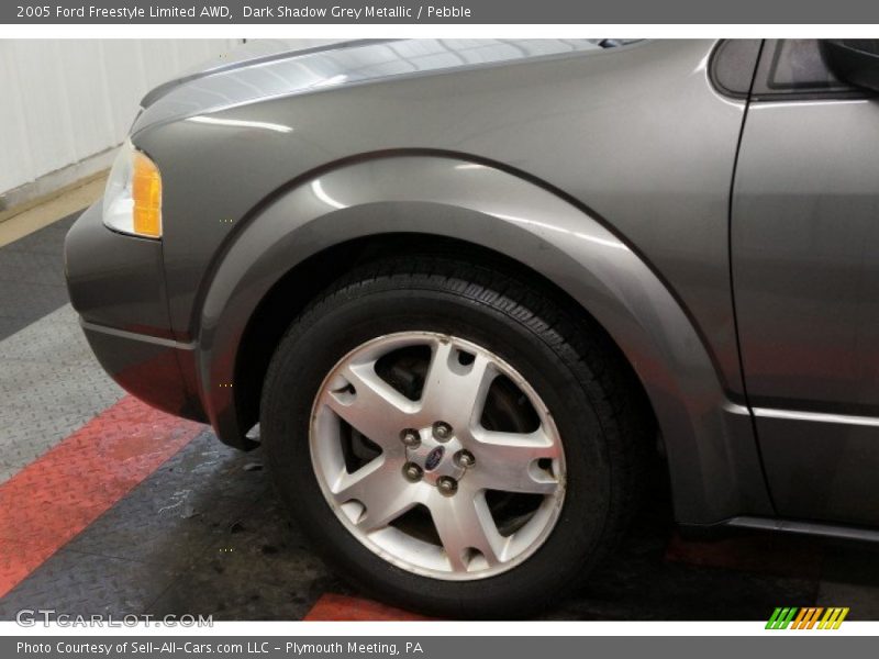 Dark Shadow Grey Metallic / Pebble 2005 Ford Freestyle Limited AWD