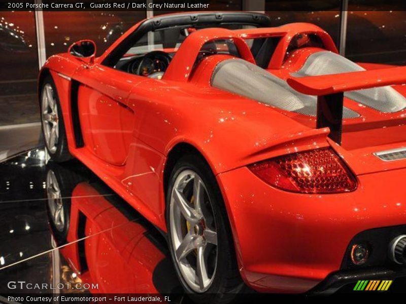 Guards Red / Dark Grey Natural Leather 2005 Porsche Carrera GT