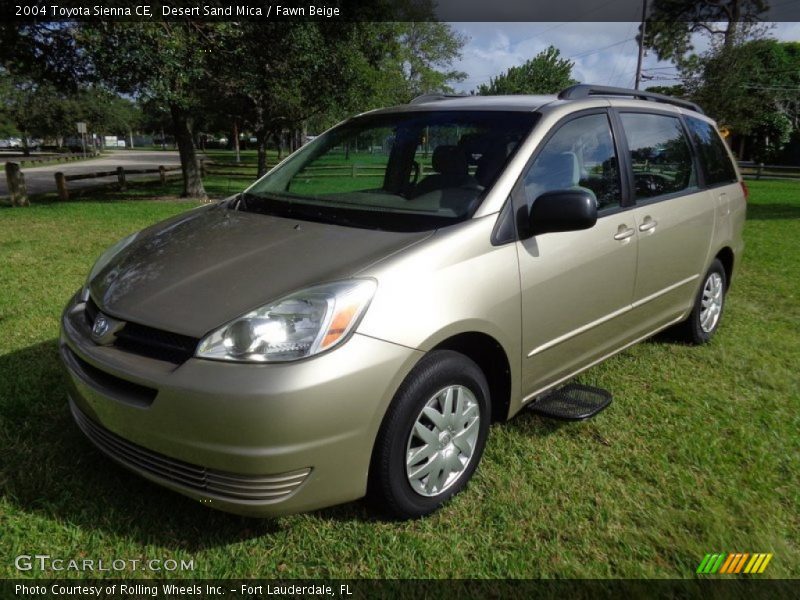 Front 3/4 View of 2004 Sienna CE