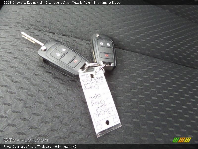 Champagne Silver Metallic / Light Titanium/Jet Black 2013 Chevrolet Equinox LS
