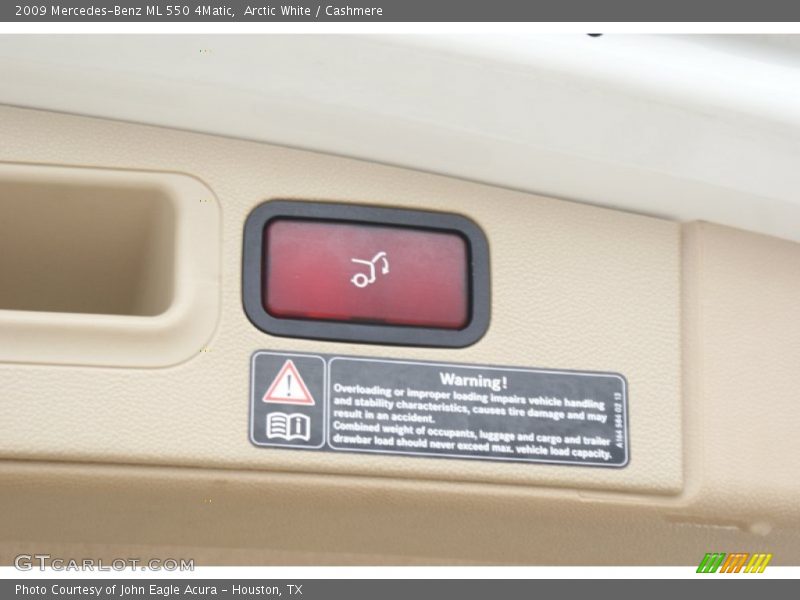 Arctic White / Cashmere 2009 Mercedes-Benz ML 550 4Matic