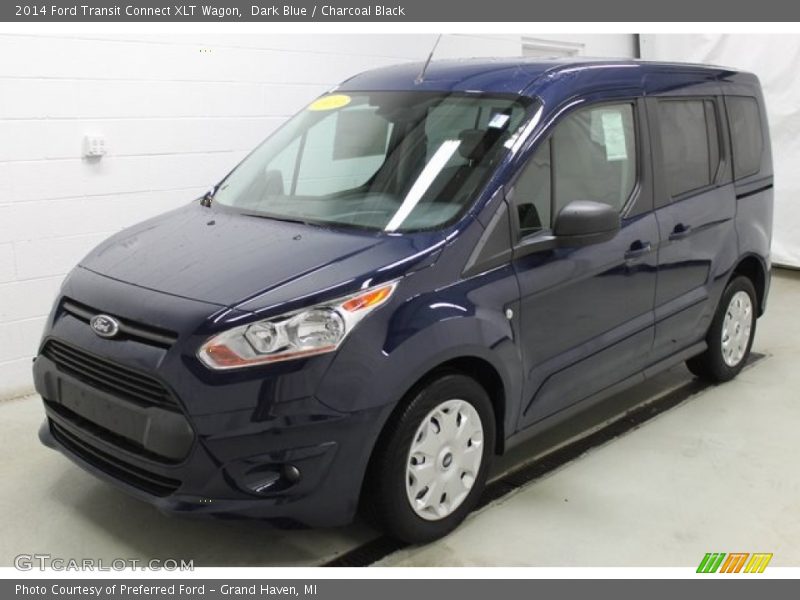 Front 3/4 View of 2014 Transit Connect XLT Wagon