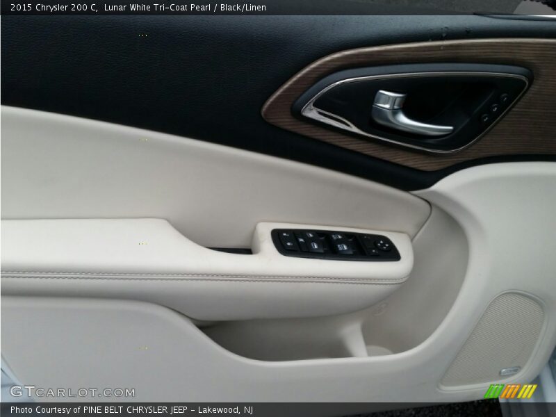 Lunar White Tri-Coat Pearl / Black/Linen 2015 Chrysler 200 C