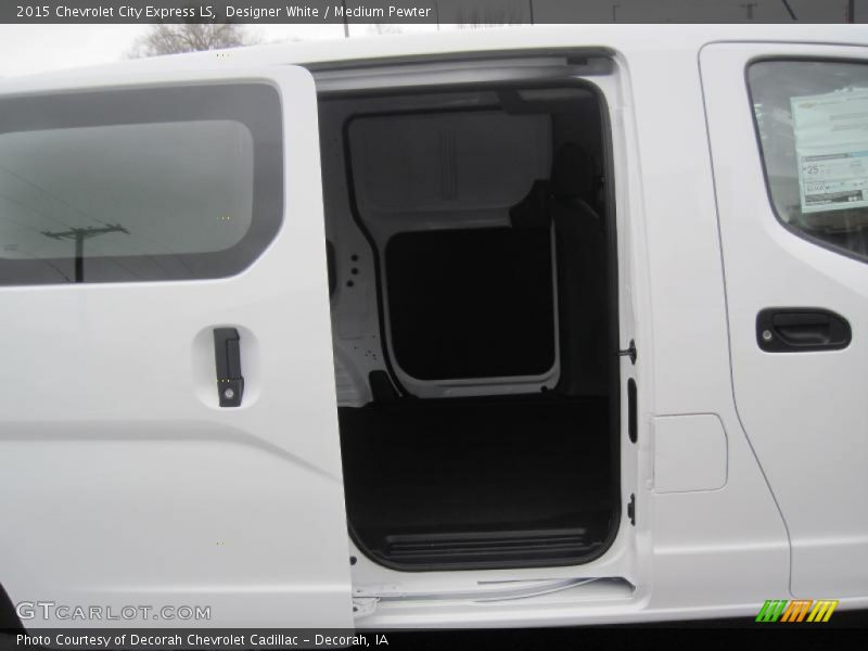 Designer White / Medium Pewter 2015 Chevrolet City Express LS