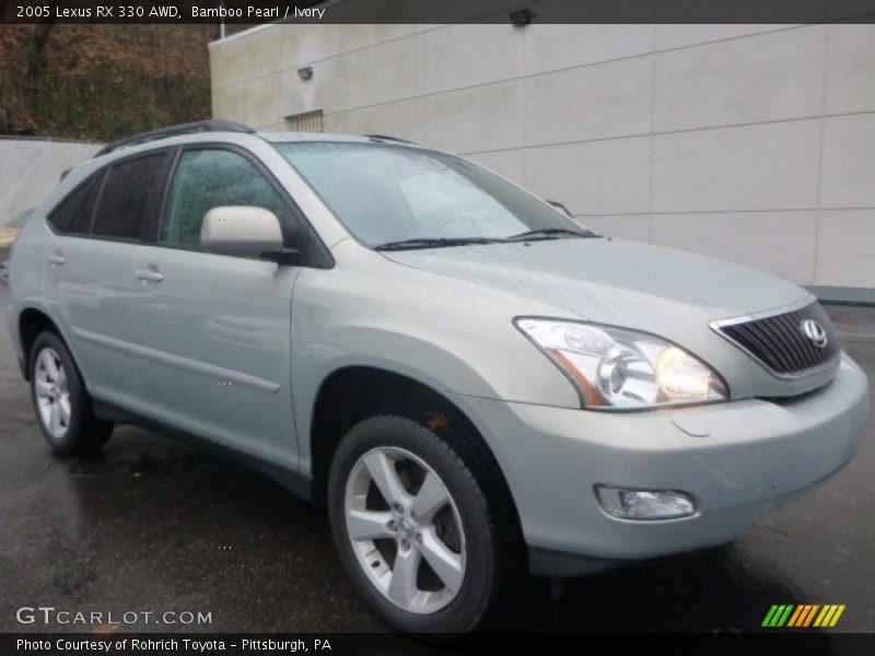 Front 3/4 View of 2005 RX 330 AWD