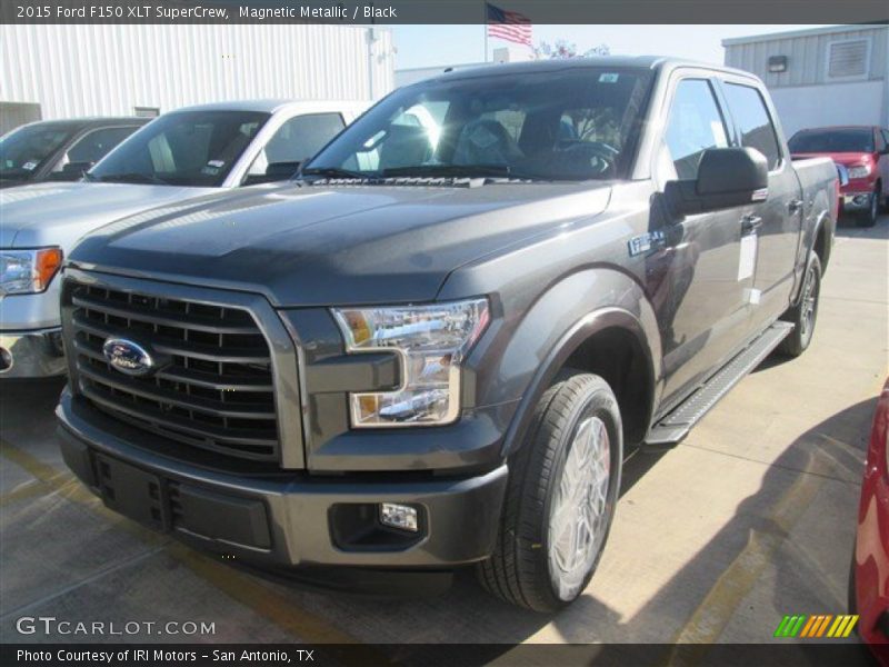 Front 3/4 View of 2015 F150 XLT SuperCrew