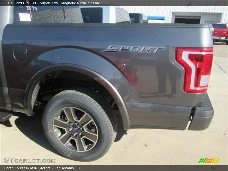 Magnetic Metallic / Black 2015 Ford F150 XLT SuperCrew