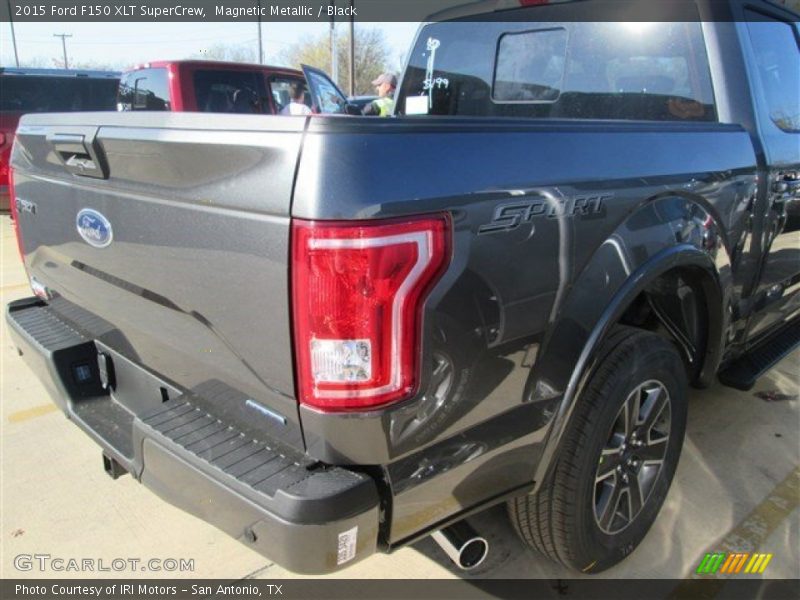 Magnetic Metallic / Black 2015 Ford F150 XLT SuperCrew