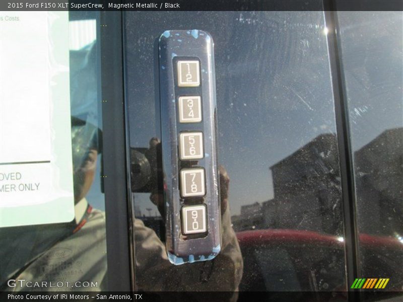 Magnetic Metallic / Black 2015 Ford F150 XLT SuperCrew
