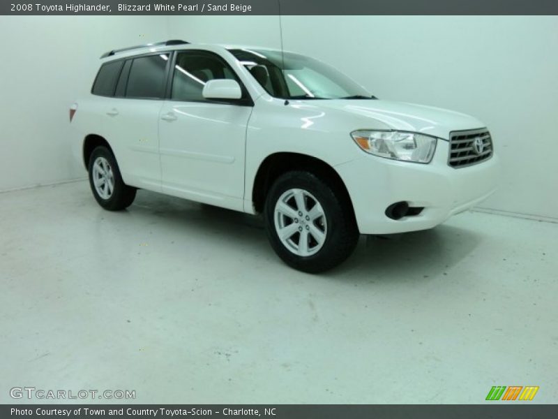 Front 3/4 View of 2008 Highlander 