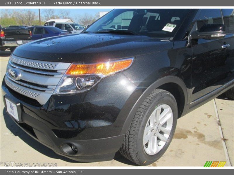 Tuxedo Black / Charcoal Black 2015 Ford Explorer XLT