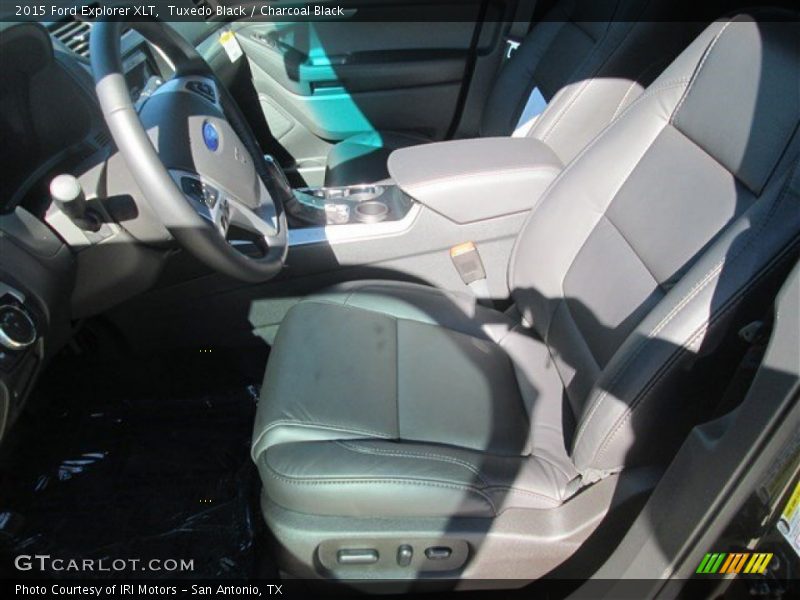 Tuxedo Black / Charcoal Black 2015 Ford Explorer XLT