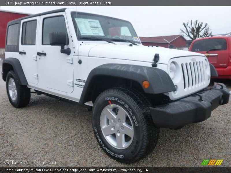 Bright White / Black 2015 Jeep Wrangler Unlimited Sport S 4x4