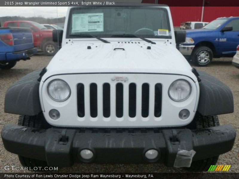 Bright White / Black 2015 Jeep Wrangler Unlimited Sport S 4x4