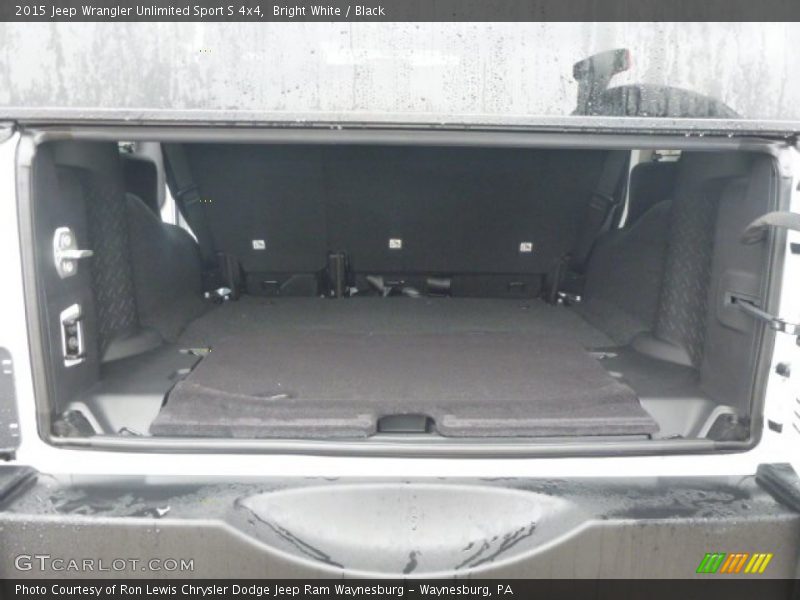 Bright White / Black 2015 Jeep Wrangler Unlimited Sport S 4x4