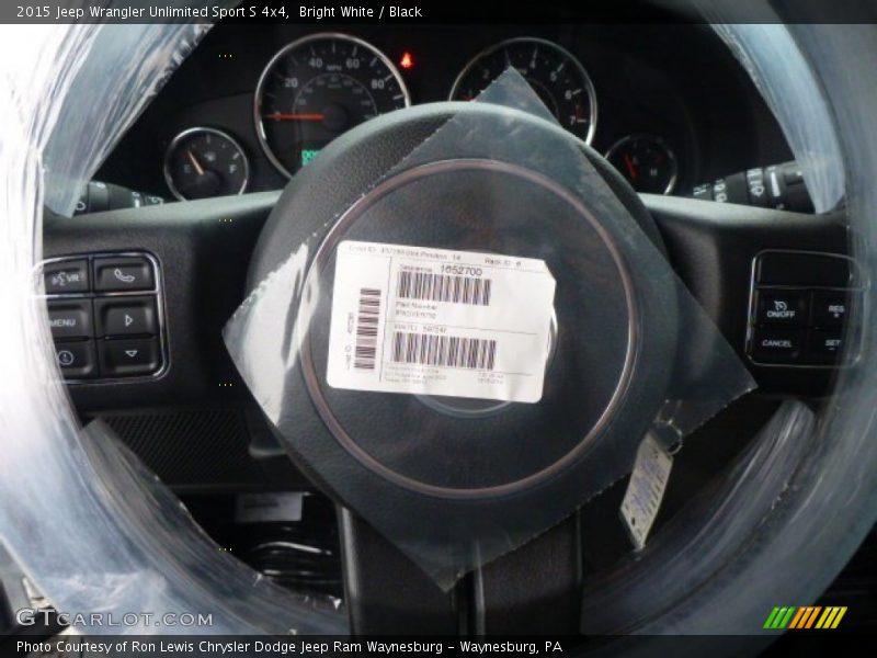Bright White / Black 2015 Jeep Wrangler Unlimited Sport S 4x4