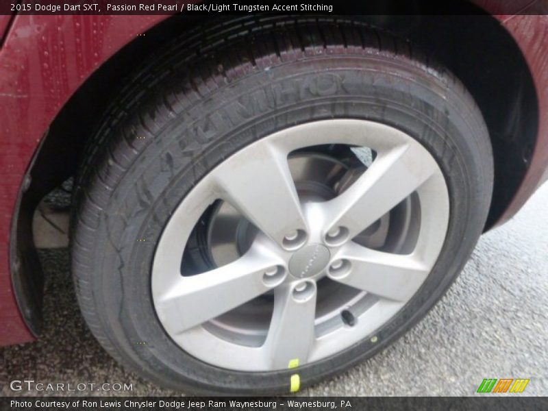 Passion Red Pearl / Black/Light Tungsten Accent Stitching 2015 Dodge Dart SXT