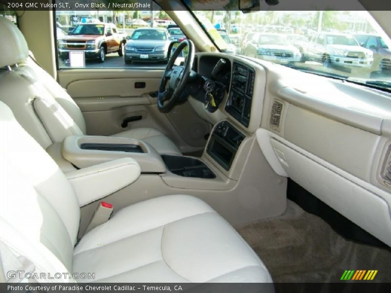 Onyx Black / Neutral/Shale 2004 GMC Yukon SLT