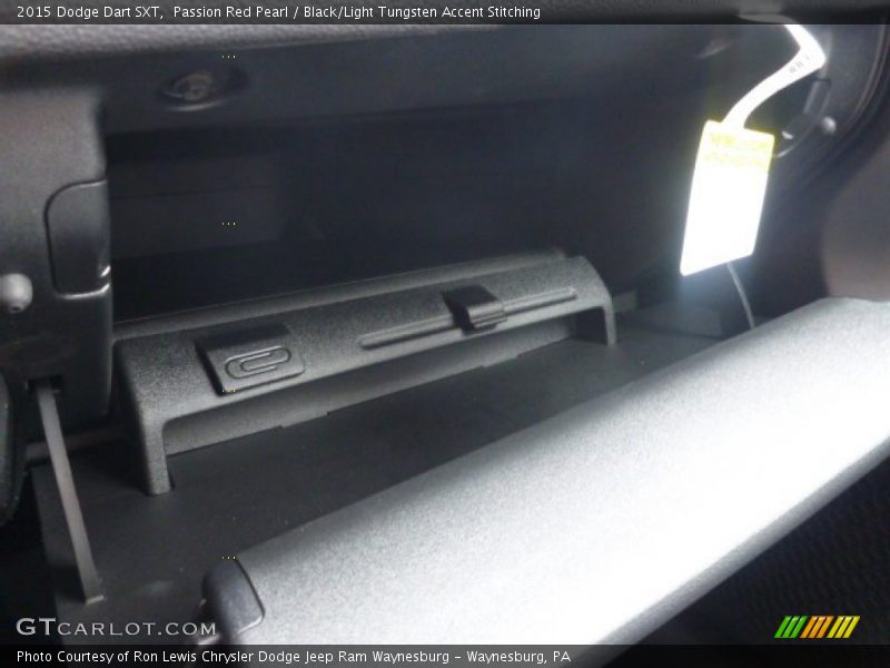 Passion Red Pearl / Black/Light Tungsten Accent Stitching 2015 Dodge Dart SXT