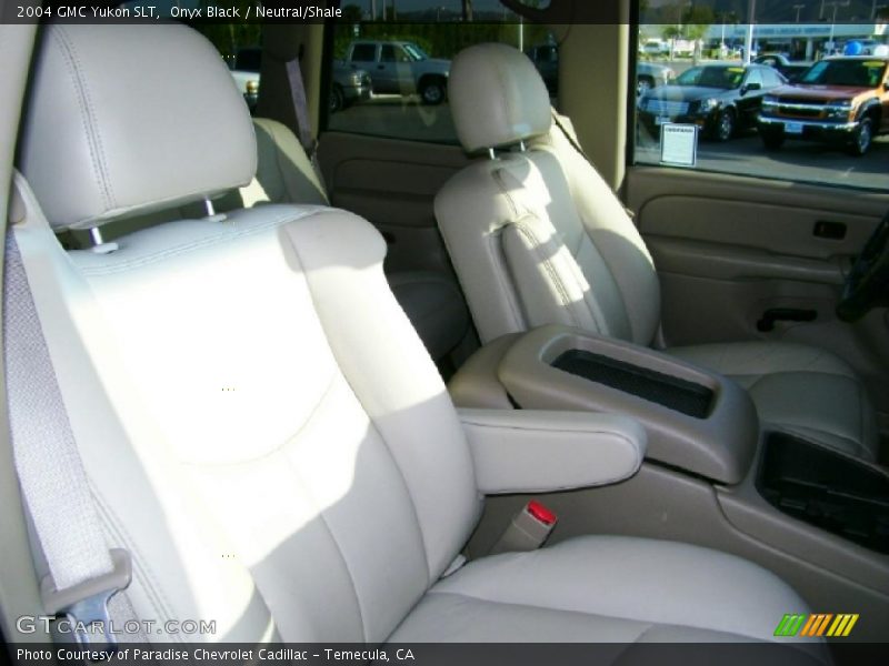 Onyx Black / Neutral/Shale 2004 GMC Yukon SLT