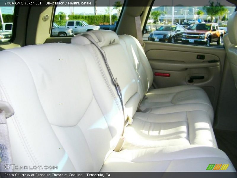 Onyx Black / Neutral/Shale 2004 GMC Yukon SLT