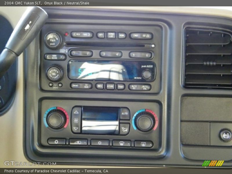 Onyx Black / Neutral/Shale 2004 GMC Yukon SLT