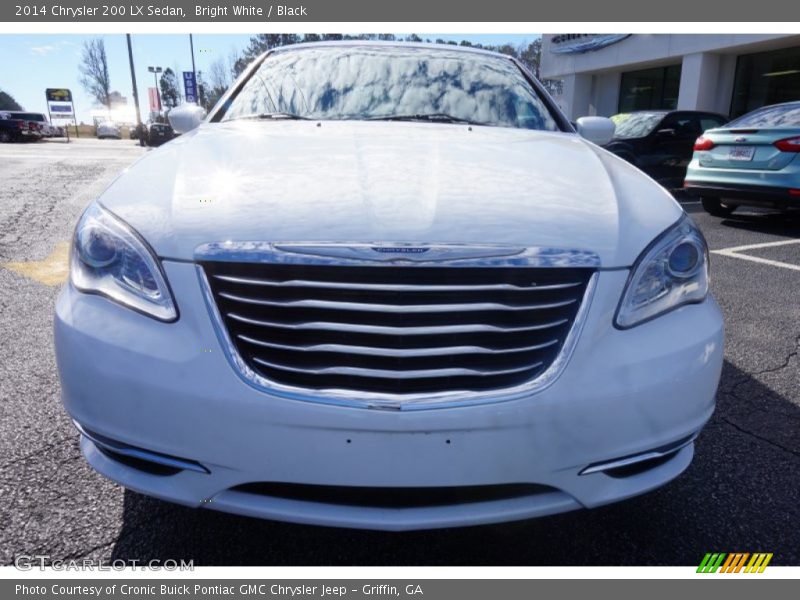 Bright White / Black 2014 Chrysler 200 LX Sedan